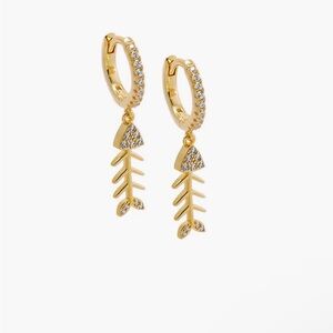 Pavé Fishbone Huggie Earring